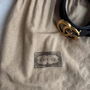 Gucci Black Leather Belt with Gold Buckle thumbnail 3