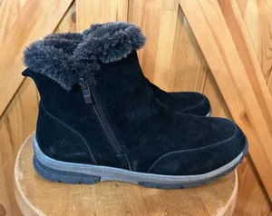 Staheekum Olivia Black Suede Womens Size 10 Cozy Plush Lining Boots thumbnail 1