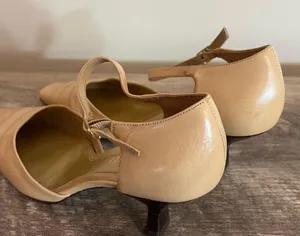 Vintage Michelle D Leather Heels W/ Ankle Strap Women’s Size 6 Beige Neutral thumbnail 5