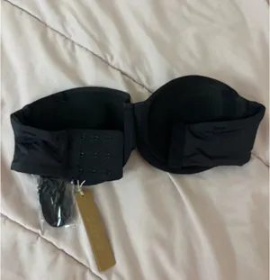 SKIMS Strapless Bra Mesh BRAND NEW thumbnail 2