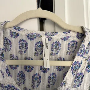 Anthropologie gauzy‎ floral tassel tie short sleeve blouse thumbnail 4