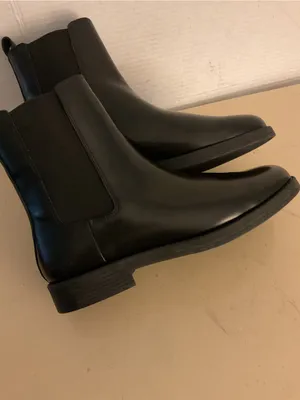 J. Crew women black Leather Chelsea Ankle Boots US 9 thumbnail 8