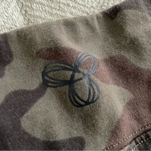 Aritzia TNA Camouflage Leggings 25.5” Inseam S thumbnail 3
