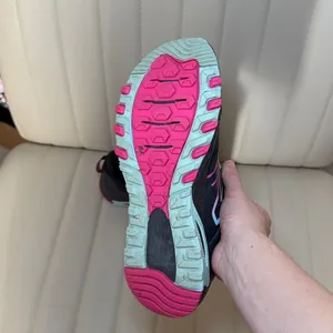 New-balance Women's Black and Pink Trainers thumbnail 2