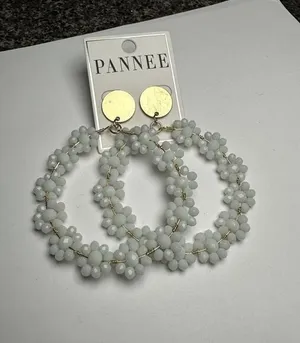 Large Statement Gold Tone White Bead Flower Circle Dangle Drop Pierced Earrings thumbnail 1