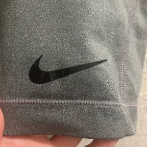 ✨Nike Pro 5" Compression Grey Sz Medium Shorts✨ thumbnail 7
