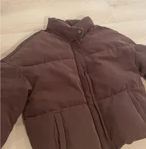 Brown Puffer Jacket Size M thumbnail 2