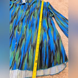 Vibrant Blue and Green Long Shirt Size M thumbnail 9