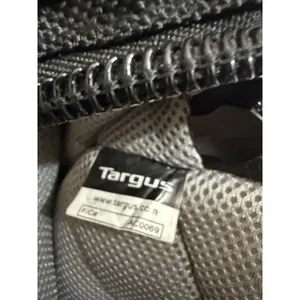 Targus Unofficial Messenger Bag TSM104US Black‎ Nylon EUC Laptop Pockets thumbnail 7