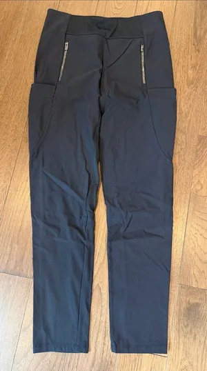 Athleta Headlands Hybrid Cargo II Pants Black Women’s Size 10 - C11-699 thumbnail 1