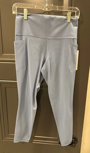 Athleta Women’s Leggings Salutation Stash Pocket 7/8 Medium thumbnail 1