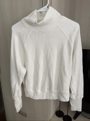 ALO Yoga | Waffle Weekend Escape Mock Neck Long Sleeve thumbnail 3