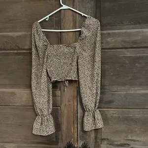 Hesperus Long Sleeve‎ Animal Print Cropped Top Size Medium thumbnail 5