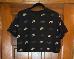 Nike cropped logo T-shirt, size medium thumbnail 1