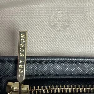 Tory Burch Robinson Mini Bag, Black w/ Gold-tone Hardware - Preowned thumbnail 10