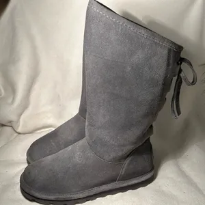 BEARPAW Phylly Sheepskin Lined Suede Womens Pull On boots. Gray size 6. thumbnail 1