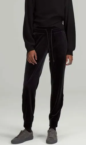 lululemon Ready to Crush High-Rise Velour Joggers size 10 in black thumbnail 1