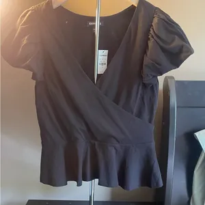 Women’s black short sleeve shirt thumbnail 2