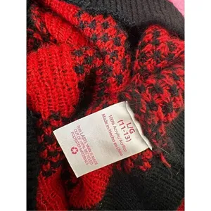 No boundaries sweater thumbnail 4