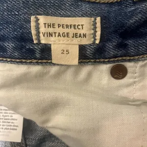 Madewell The Perfect Vintage Jean Calabria Wash‎ Ripped Distressed Denim Size 25 thumbnail 6