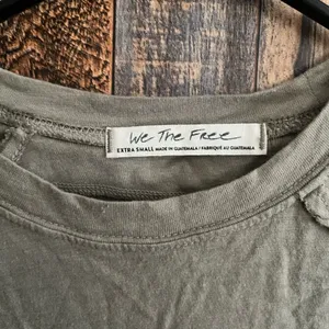 We the free womens gray T-shirt size (105) thumbnail 3