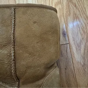 UGG boots, lightly worn Size 6W thumbnail 5