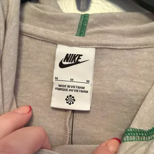 NWT Nike Oregon Ducks Sweatshirt Medium thumbnail 5