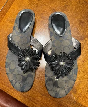 Coach Womens 8.5 M Suki Fringe Flower Sandals A8123 Skye Patent Black/Chesnut thumbnail 1