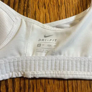 Nike DRI-FIT Shape Women's High-Support Padded Zip-Front Sports Bra CN3718-100 thumbnail 5