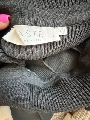 NWT ASTR THE LABEL Cut Out Off The Shoulder Midi Sweater Dress gray size medium thumbnail 7