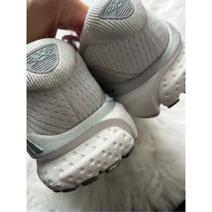Brooks Women’s Adrenaline GTS 20 Running M Size 9.5 Cream or white color thumbnail 6