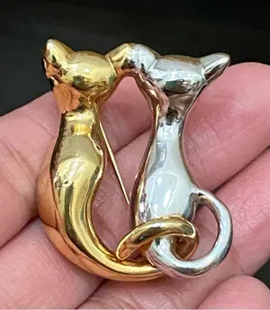 Vintage PUCCINI Signed Two-tone Gold/Silver Polished Sitting Together Cat Brooch thumbnail 6