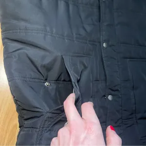 Ruff Hewn Black Puffer Vest Women’s Size Large Quilted Full‎ Zip Sherpa Collar thumbnail 2