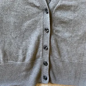 American Eagle Cardigan Sweater Size M thumbnail 4