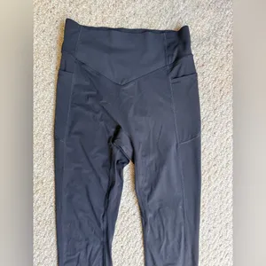 HALARA Black High-Waist Athletic Leggings with Side Pockets thumbnail 3