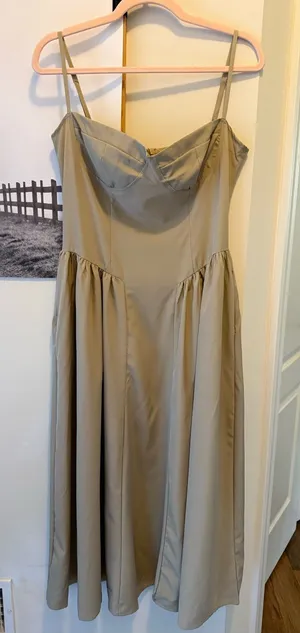 Source Unknown Beige Taupe Spaghetti Strap Sweetheart Bodice Drop Waist Midi Dress thumbnail 1