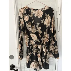 Prairie Daydream Washed Navy Blue‎ Floral Print Romper Size M thumbnail 8