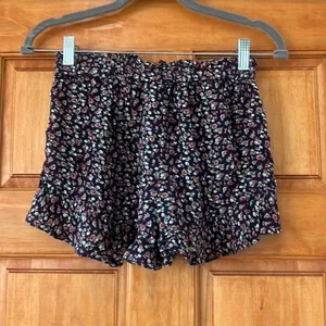 Hollister Navy Floral Shorts XS thumbnail 3