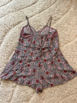American Eagle Floral Romper thumbnail 2