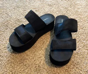 Black Platform Sandals Size 9 thumbnail 2