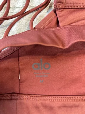 Alo Yoga Sunny Women’s Rust Strappy Back Sports Bra Size Medium thumbnail 4