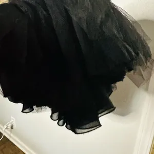 Badgley Mischka Black pleated Tulle Chiffon V-neck Gown size 2 thumbnail 10