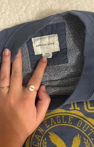 American Eagle Outfitters Crewneck thumbnail 2
