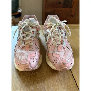 New Balance 1906R Pink Silver Running Shoes M1906NLN‎ Womens 9 Mens 7.5 thumbnail 4