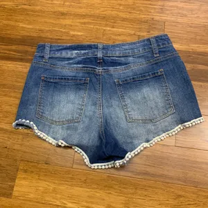 Altar'd State Denim Shorts Womens Size 29 Pom Trim Distressed Blue Jean Shorts‎ thumbnail 3