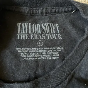 Taylor Swift Eras Tour 2023 2024 Concert T-Shirt L Black Double Sided Tee thumbnail 3