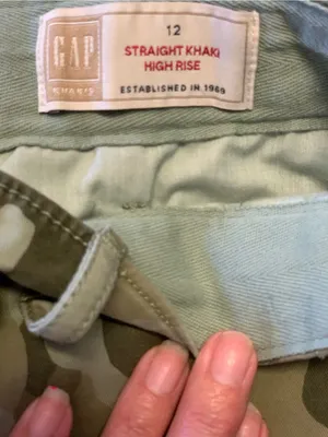 GAP Camo Straight Khaki High-Rise Pants in Green Tones Size-12 Utility thumbnail 2