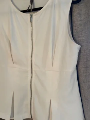 Classic and flattering Pilcro by Anthropologie sleeveless zip-front peplum top thumbnail 3