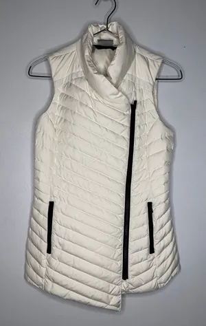 Athleta Puffer Jacket Beater Women’s XXS White‎ / Cream Sleeveless thumbnail 1