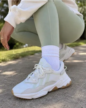 Adidas Ozweego Women’s 8.5 Off White Linen Green Gum Sneakers Running Shoes thumbnail 1